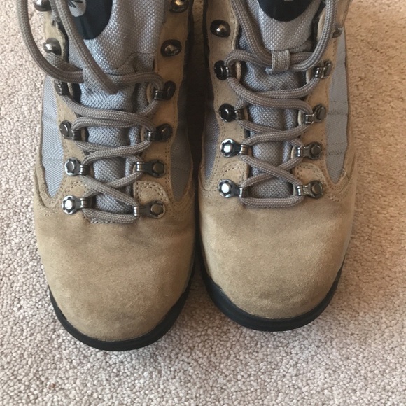 Hi-Tec Women’s Hiking Boots - Picture 10 of 15